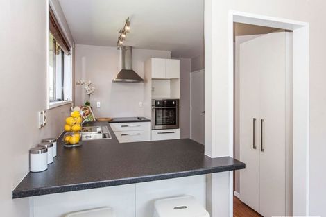 Photo of property in 16 Resolution Place, Bryndwr, Christchurch, 8053