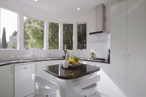 Photo of property in 1/42 Holland Road, Hillcrest, Auckland, 0627