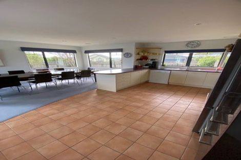 Photo of property in 20 Landsdowne Terrace, Karori, Wellington, 6012