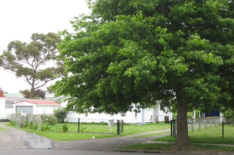 Photo of property in 22 Verner Place, Conifer Grove, Takanini, 2112