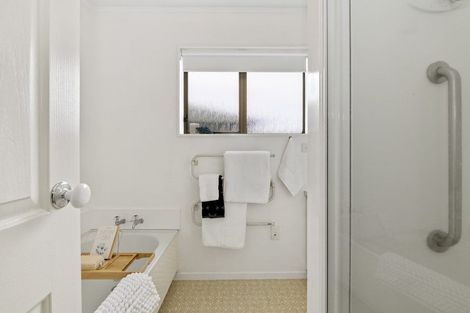 Photo of property in 48 Edward Avenue, Orewa, 0931