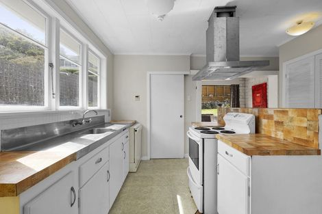 Photo of property in 7 Mount View Place, Spotswood, New Plymouth, 4310
