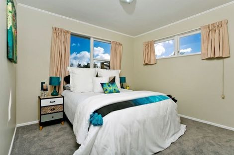 Photo of property in 32 Hatherlow Street, Glenfield, Auckland, 0629