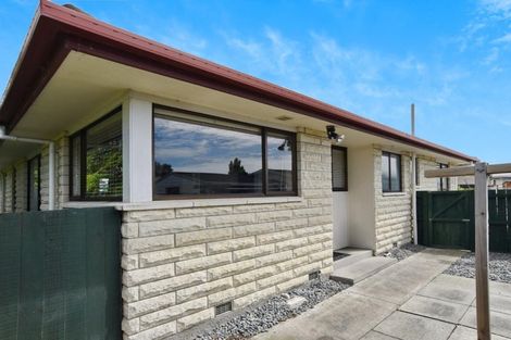 Photo of property in 2/14 Momorangi Crescent, Redwood, Christchurch, 8051