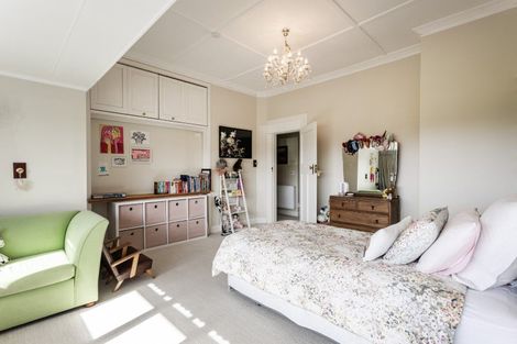 Photo of property in 75 Eglinton Road, Mornington, Dunedin, 9011