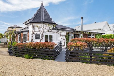 Photo of property in 135 Packe Street, Edgeware, Christchurch, 8013