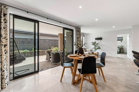 Photo of property in 16 Carrick Place, Mosgiel, 9024