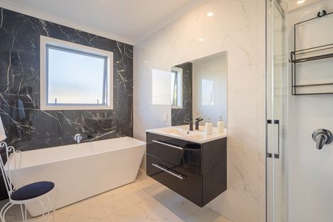 Photo of property in 9 Bridford Way, Paraparaumu, 5032