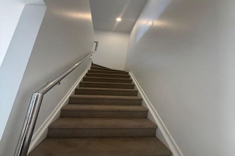 Photo of property in 9b Poruru Close, Papakura, 2110