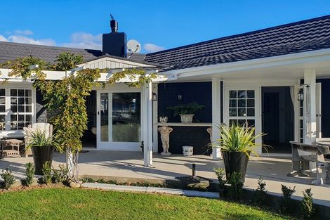 Photo of property in 25 Walnut Grove, Omokoroa, 3114