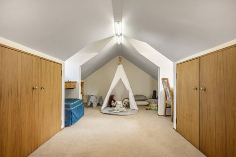 Photo of property in 6 Terrylyn Drive, Hillcrest, Auckland, 0627