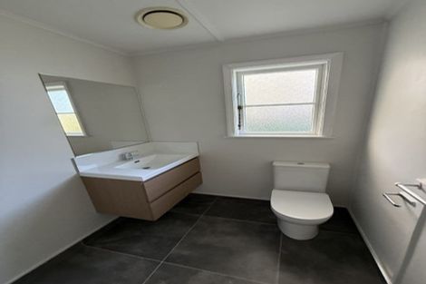 Photo of property in 42 Pitcairn Crescent, Bryndwr, Christchurch, 8053