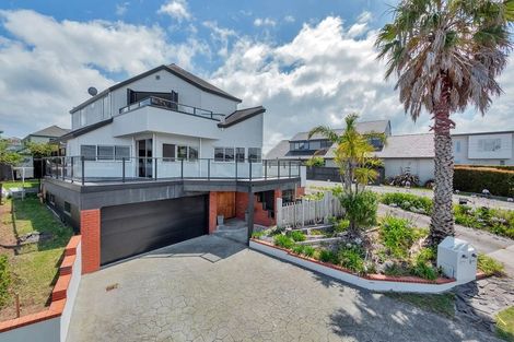 Photo of property in 2/36 Devon Road, Bucklands Beach, Auckland, 2012
