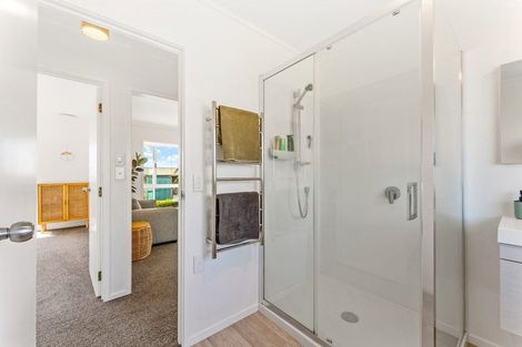 Photo of property in 10 Hinemoa Place, Snells Beach, 0920