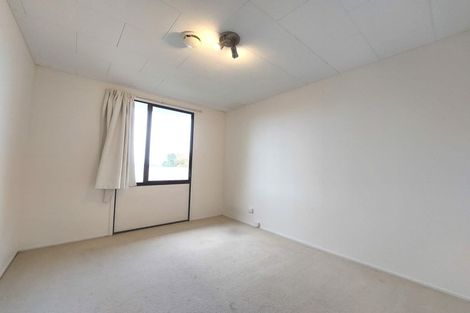 Photo of property in 2/21 Sarajevo Place, Massey, Auckland, 0614