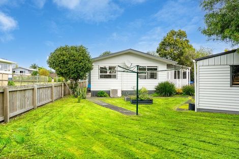 Photo of property in 14 Shearwater Street, One Tree Point, 0118