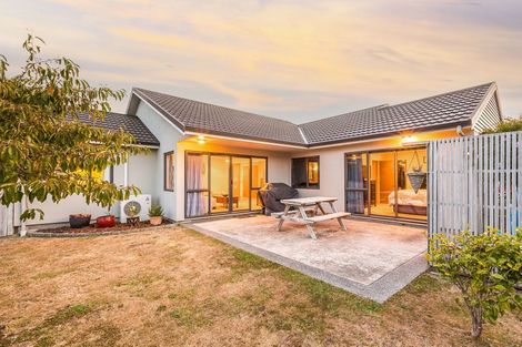 Photo of property in 45 Te Puia Drive, Aotea, Porirua, 5024