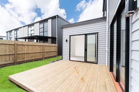 Photo of property in 17 Coast Garden Drive, Hobsonville, Auckland, 0616