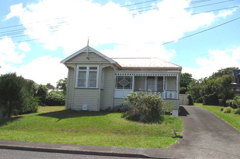 Photo of property in 5 Mariposa Crescent, Birkenhead, Auckland, 0626