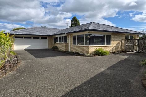 Photo of property in 14b Edward Avenue, Orewa, 0931
