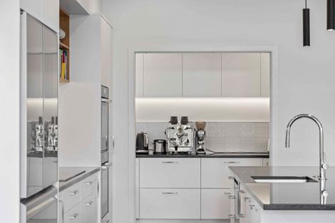 Photo of property in 2 Odlin Lane, Red Beach, 0932