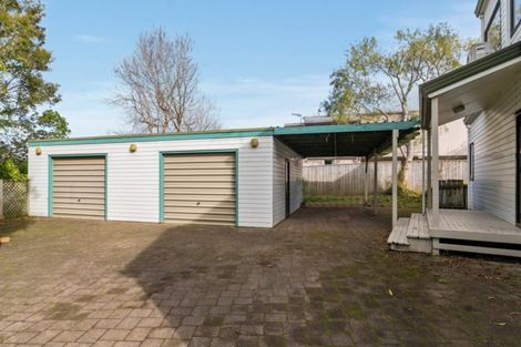 Photo of property in 4 Tirita Street, Kawaha Point, Rotorua, 3010
