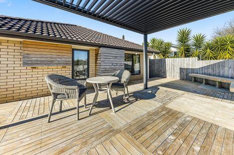 Photo of property in 2 Anna Lane, Glen Eden, Auckland, 0602