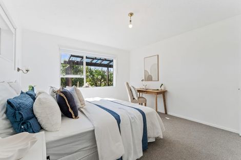 Photo of property in 1/20 Halldene Terrace, Red Beach, 0932
