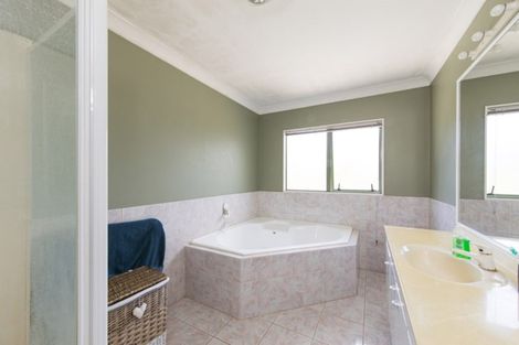 Photo of property in 50 Godley Lane, Lucas Heights, Auckland, 0632