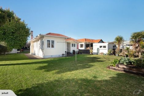 Photo of property in 52 Pitau Road, Mount Maunganui, 3116