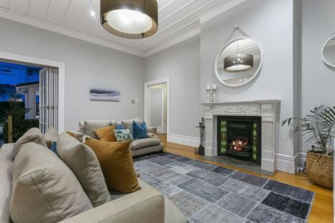 Photo of property in 29 Seaview Avenue, Northcote, Auckland, 0627