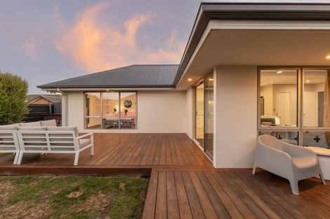 Photo of property in 11 Whitau Place, Marshland, Christchurch, 8083