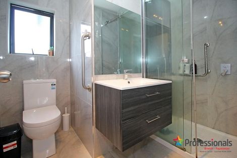 Photo of property in 16 Earlsworth Road, Mangere East, Auckland, 2024