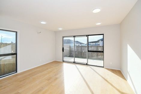 Photo of property in 22 Waimarie Drive, Karaka, 2578
