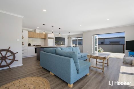 Photo of property in 4 Sandy Place, Waihi Beach, 3611