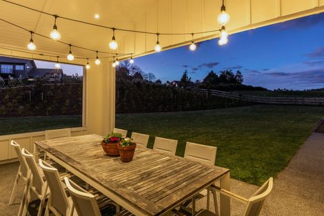 Photo of property in 5 Lens Way, Acacia Bay, Taupo, 3385