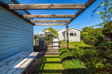 Photo of property in 32 Wyndham Street, Carterton, 5713
