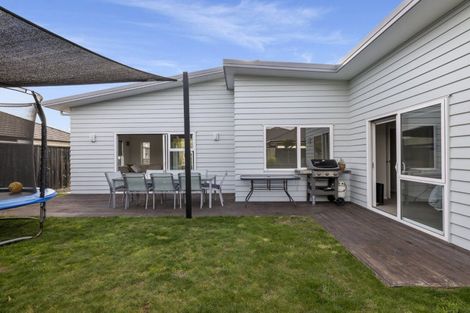 Photo of property in 90 Dunkeld Drive, Papamoa, 3118