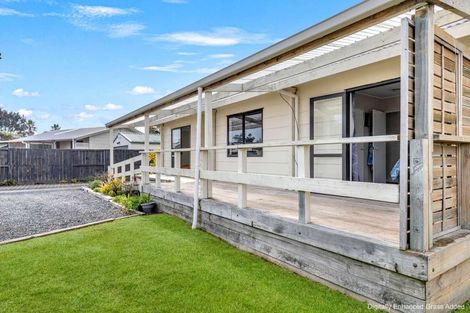 Photo of property in 8a Novelle Grove, Papamoa Beach, Papamoa, 3118