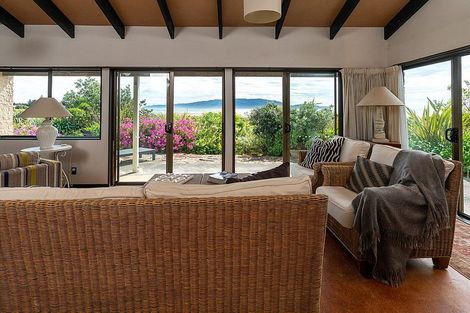 Photo of property in 43 Field Way, Waikanae Beach, Waikanae, 5036