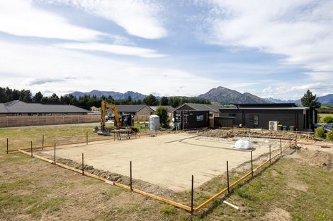 Photo of property in 6 Pounamu Avenue, Albert Town, Wanaka, 9305