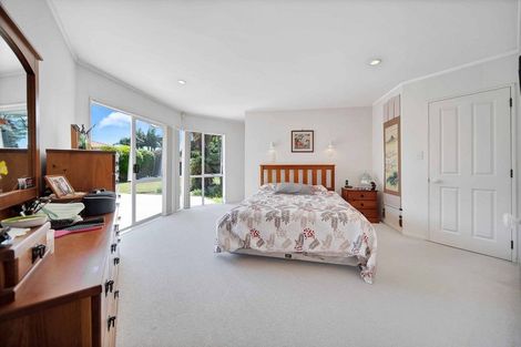 Photo of property in 11 Perotti Place, Conifer Grove, Takanini, 2112