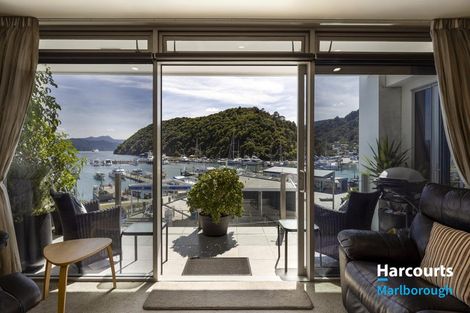 Photo of property in Oxleys Rock Apartments, 303/6 London Quay, Picton, 7220