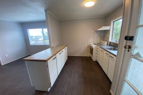 Photo of property in 14 Landow Place, Henderson, Auckland, 0612