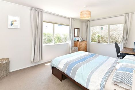Photo of property in 2/18 Ellenbury Place, Stanmore Bay, Whangaparaoa, 0932
