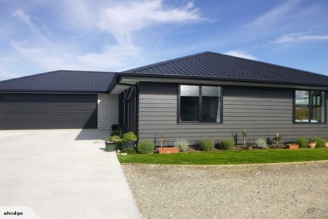 Photo of property in 14 Hebbard Court, Albert Town, Wanaka, 9305