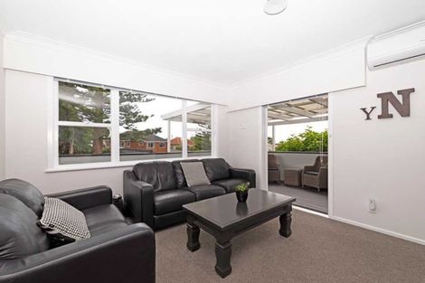 Photo of property in 5b Tirimoana Road, Te Atatu South, Auckland, 0602
