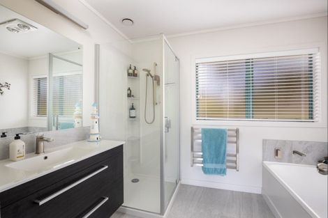 Photo of property in 22 Ashmore Drive, Frankleigh Park, New Plymouth, 4310