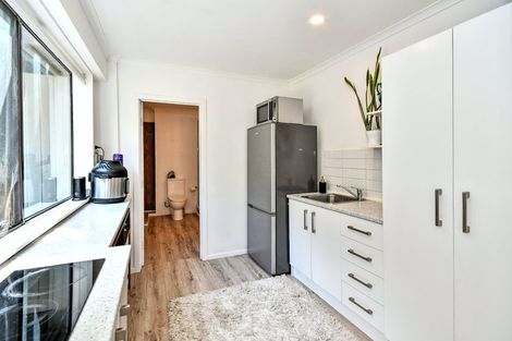 Photo of property in 1/40 Kingsclere Place, Goodwood Heights, Auckland, 2105