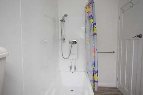 Photo of property in 2 Queen Street, Brighton, Dunedin, 9035